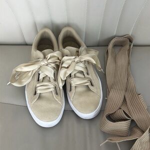 Puma, suede heart Safari women’s tennis shoes.